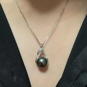 Tahitian Black Pearl Necklace 💎 A Timeless Gift of Elegance & Emotion